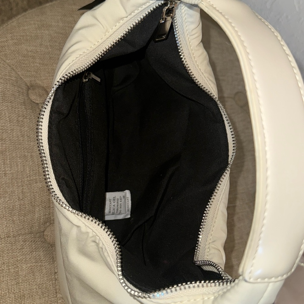 PrettyLittleThing Cream Hobo Bag NWT - Picture 5 of 6